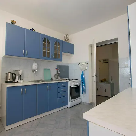 Rasic アパート
