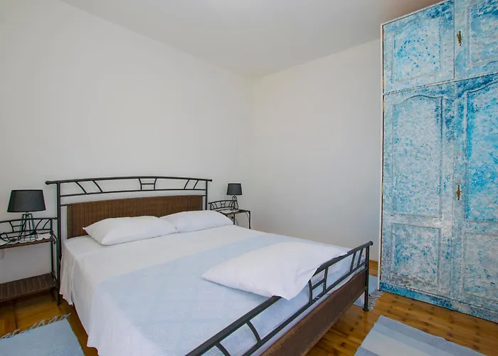 Rasic アパート *